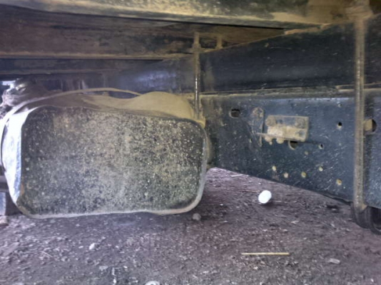 รถนิสสัน 6 ล้อ รั่ว 175 แรงม้า  สนใจติดต่อ 081 - 6079515