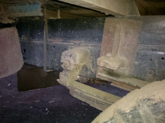 รถนิสสัน 6 ล้อ รั่ว 175 แรงม้า  สนใจติดต่อ 081 - 6079515