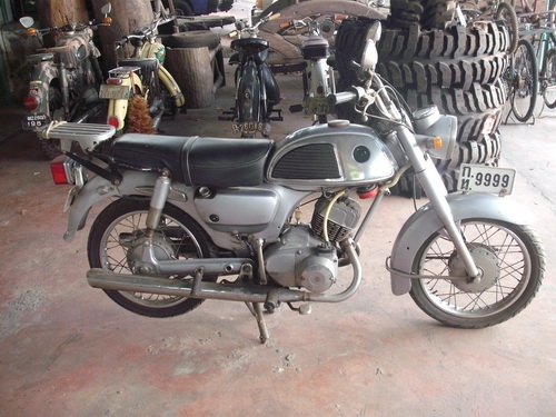 ขาย SUZUKI K125  2ท่อ 125CC มีเล่มแต่ไม่ได้ต่อทะเบียน