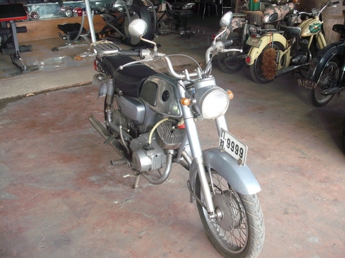 ขาย SUZUKI K125  2ท่อ 125CC มีเล่มแต่ไม่ได้ต่อทะเบียน
