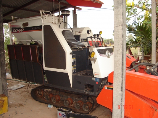 ขายรถเกี่ยวคูโบต้า dc 60 ขายรถเกี่ยวคูโบต้า dc 60