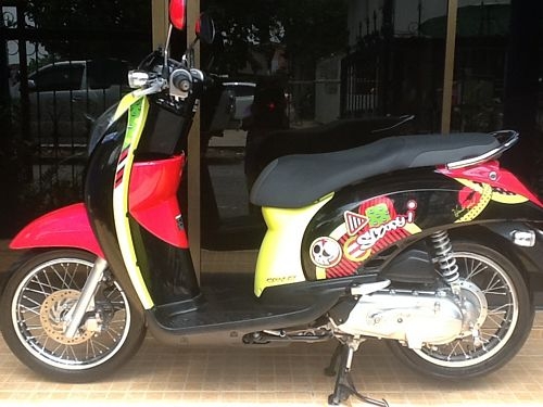HONDA SCOOPY I รถปี2012วิ่ง6XXX สวยไร้ที่ติ มีเล่มพร้อมโอน