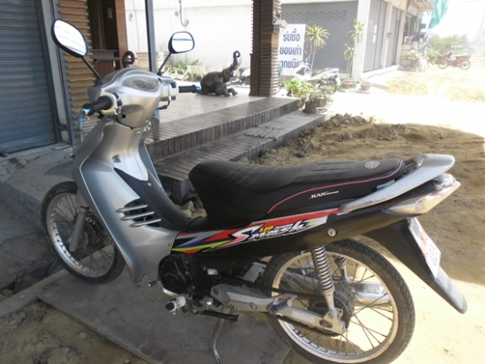 ขายถูกซูกิเบส125รถบ้านเครื่องพอใด้สีพอใด้ภาษีขาด2ปี
