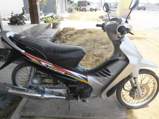ขายถูกซูกิเบส125รถบ้านเครื่องพอใด้สีพอใด้ภาษีขาด2ปี