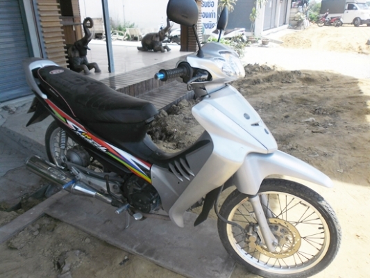 ขายถูกซูกิเบส125รถบ้านเครื่องพอใด้สีพอใด้ภาษีขาด2ปี