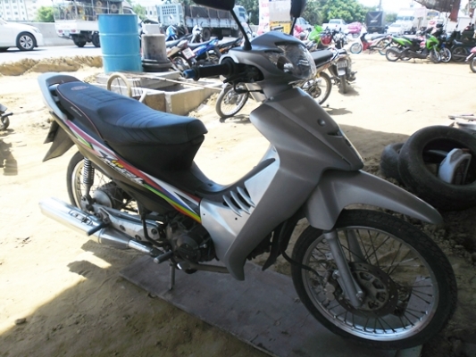 ขายถูกซูกิเบส125รถบ้านเครื่องพอใด้สีพอใด้ภาษีขาด2ปี