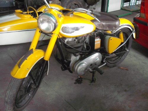 ขาย ROYAL คันนี้พร้อมกระบะพ่วงข้าง สภาพยังสมบูรณ์มากๆ แต่ไม่มีเล่ม