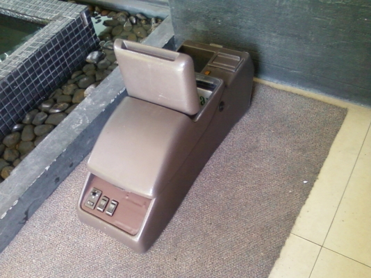 คอลโซนข้างคนขับ เป็นของ TOYOTA SUPPER CUSTOM