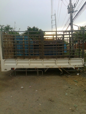 กะบะ ฮีโน่ ยาว4.50เมตร กว้าง2.10เมตร คัทรี76ซม. ติดต่อ 0819010067 คุณสุชาติ