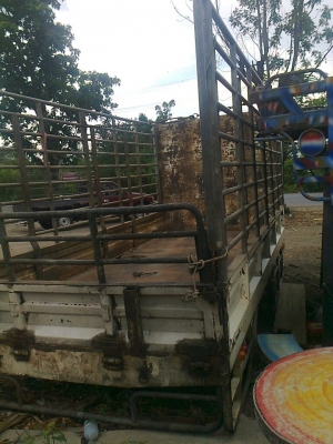 กะบะ ฮีโน่ ยาว4.50เมตร กว้าง2.10เมตร คัทรี76ซม. ติดต่อ 0819010067 คุณสุชาติ