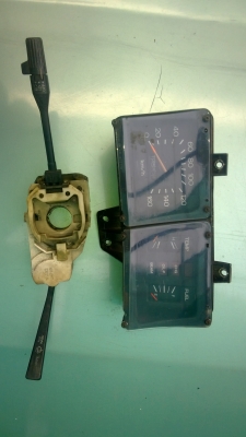 ขาย เรือนไมล์ และสวิตท์คอพวงมาลัย DATSUN 120 Y