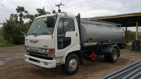 ขายรถน้ำ6 ล้อ 7500ลิตร HINO ปี37  ใช้ปั้มปั่นสเปร์ดูด-ฉีดในตัว