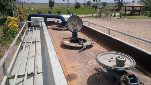 ขายรถน้ำ6 ล้อ 7500ลิตร HINO ปี37  ใช้ปั้มปั่นสเปร์ดูด-ฉีดในตัว