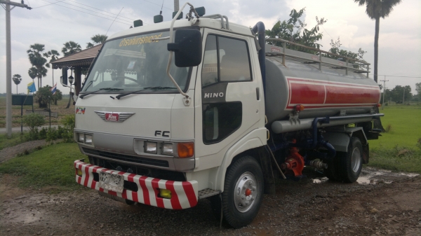 ขายรถน้ำ6 ล้อ 7500ลิตร HINO ปี37  ใช้ปั้มปั่นสเปร์ดูด-ฉีดในตัว