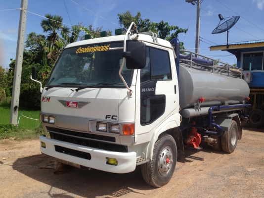 ขายรถน้ำ6 ล้อ 7500ลิตร HINO ปี37  ใช้ปั้มปั่นสเปร์ดูด-ฉีดในตัว