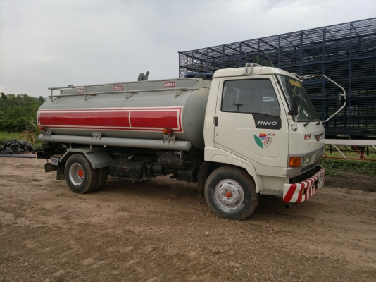 ขายรถน้ำ6 ล้อ 7500ลิตร HINO ปี37  ใช้ปั้มปั่นสเปร์ดูด-ฉีดในตัว