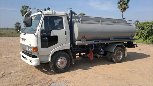 ขายรถน้ำ6 ล้อ 7500ลิตร HINO ปี37  ใช้ปั้มปั่นสเปร์ดูด-ฉีดในตัว
