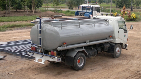 ขายรถน้ำ6 ล้อ 7500ลิตร HINO ปี37  ใช้ปั้มปั่นสเปร์ดูด-ฉีดในตัว