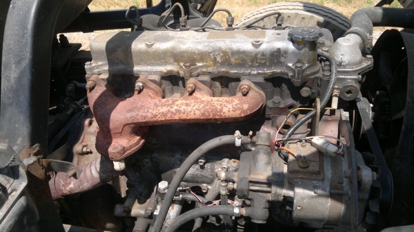 ขายรถน้ำ6 ล้อ 7500ลิตร HINO ปี37  ใช้ปั้มปั่นสเปร์ดูด-ฉีดในตัว