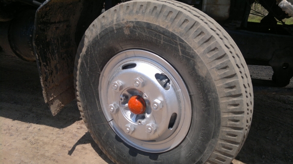 ขายรถน้ำ6 ล้อ 7500ลิตร HINO ปี37  ใช้ปั้มปั่นสเปร์ดูด-ฉีดในตัว