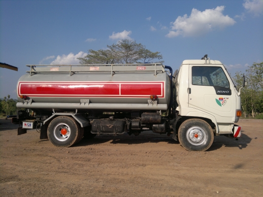 ขายรถน้ำ6 ล้อ 7500ลิตร HINO ปี37  ใช้ปั้มปั่นสเปร์ดูด-ฉีดในตัว