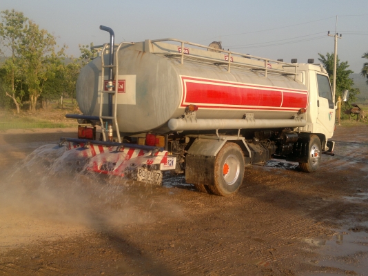 ขายรถน้ำ6 ล้อ 7500ลิตร HINO ปี37  ใช้ปั้มปั่นสเปร์ดูด-ฉีดในตัว