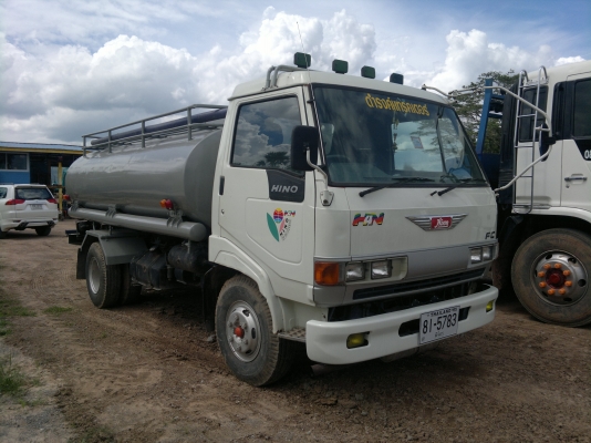 ขายรถน้ำ6 ล้อ 7500ลิตร HINO ปี37  ใช้ปั้มปั่นสเปร์ดูด-ฉีดในตัว