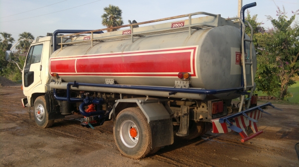 ขายรถน้ำ6 ล้อ 7500ลิตร HINO ปี37  ใช้ปั้มปั่นสเปร์ดูด-ฉีดในตัว