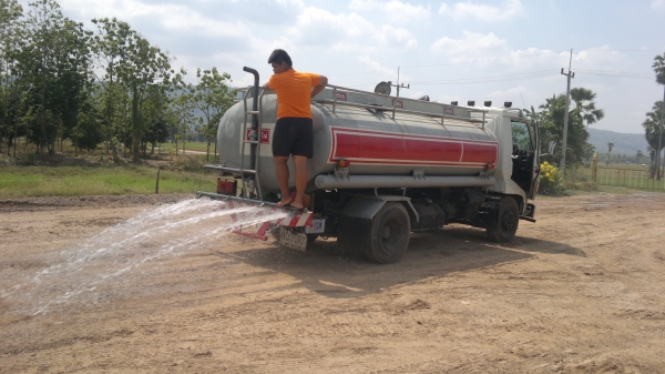 ขายรถน้ำ6 ล้อ 7500ลิตร HINO ปี37  ใช้ปั้มปั่นสเปร์ดูด-ฉีดในตัว