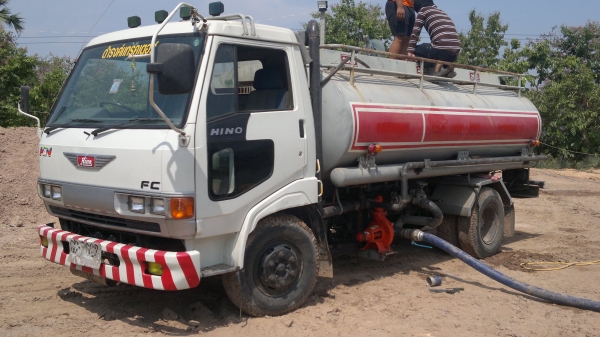 ขายรถน้ำ6 ล้อ 7500ลิตร HINO ปี37  ใช้ปั้มปั่นสเปร์ดูด-ฉีดในตัว