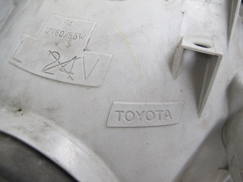 ขายไฟหน้ารถตู้ COMMUTER ปี 2008 ของแท้เก่า