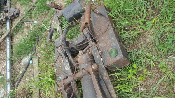 ขายชุดกระบอกดั้ม4-6ตันราคา13000โทร0643130366