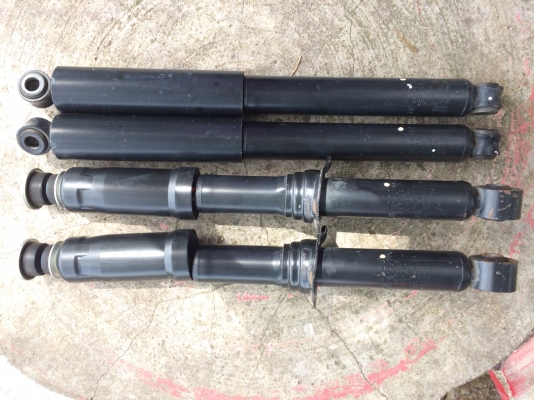 ขายโช๊คเดิม All new ISUZU D-MAX Hi-Lander 4 ประตู (ปี 2014) ขายโช๊คเดิม All new ISUZU D-MAX Hi-Lander 4 ประตู (ปี 2014)