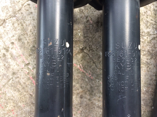 ขายโช๊คเดิม All new ISUZU D-MAX Hi-Lander 4 ประตู (ปี 2014) ขายโช๊คเดิม All new ISUZU D-MAX Hi-Lander 4 ประตู (ปี 2014)