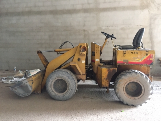 รถตักเล็ก FL30 ใช้งานปกติ สนใจโทร 095-332-0693