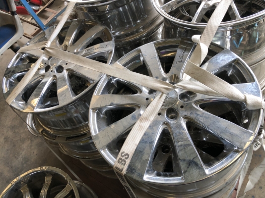 ล้อแม็ก 5 รู Venerdi Produced by Cosmic PCD 100 mm มี 2 ชุด (ขายด่วนทักมา)