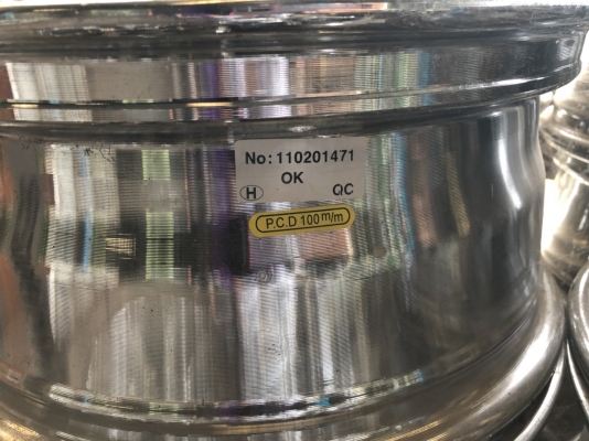 ล้อแม็ก 5 รู Venerdi Produced by Cosmic PCD 100 mm มี 2 ชุด (ขายด่วนทักมา)