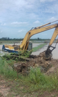 ขายด่วน PC200-5 ไฟฟ้าเต็ม แอรหนาว คอนโทรลสั้น เอกสารอินวอยส์