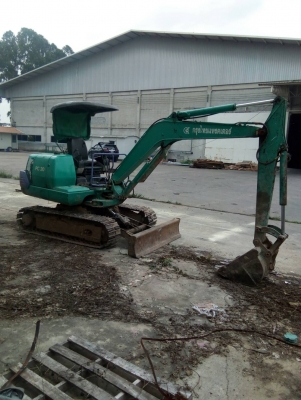 รถขุด KOMATSU PC30-7 มีใบมีด รถสวยขายถูกๆ ราคาต่อรองได้