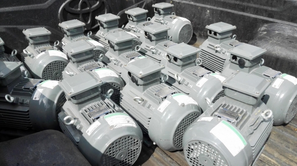 มอเตอร์ไฟฟ้ากำลังของใหม่ TECO ขนาด 4 HP 1445 RPM 380V ของใหม่ มอเตอร์ไฟฟ้ากำลังของใหม่ TECO ขนาด 4 HP 1445 RPM 380V ของใหม่