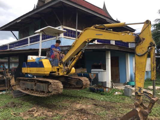 ขายตามสภาพ pc40-6 ช่วงล่างดี โซ่ดี  ราคา210000 ต่อรองได้ครับ เจ้าของขายเอง สนใจโทร 087-0630600