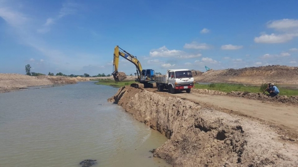 ขายรถขุดแบ็คโคSK200-3มาร์คทรีไฟฟ้าตัด บูมสวย ทำงานปกติปั๊มเดิมK3V ขายรถขุดแบ็คโคSK200-3มาร์คทรีไฟฟ้าตัด บูมสวย ทำงานปกติปั๊มเดิมK3V