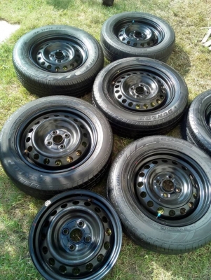 ขายล้อรถเก๋ง​ ทำอะไหล่​ ขนาด​ 4​ รู​ 100​mm.​ ล้อละ​ 450​ บาท​ โทร.0814273941 ไอดีไลน์​ 0814273941