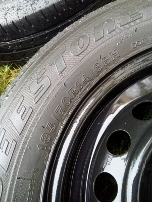 ขายล้อรถเก๋ง​ ทำอะไหล่​ ขนาด​ 4​ รู​ 100​mm.​ ล้อละ​ 450​ บาท​ โทร.0814273941 ไอดีไลน์​ 0814273941