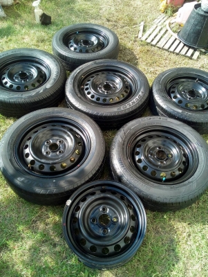 ขายล้อรถเก๋ง​ ทำอะไหล่​ ขนาด​ 4​ รู​ 100​mm.​ ล้อละ​ 450​ บาท​ โทร.0814273941 ไอดีไลน์​ 0814273941