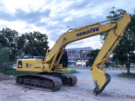 ขายรถแบคโฮ KOMATSU PC200-8MO กล้องหลัง ใช้งาน 9 พันชั่วโมง สภาพนางฟ้า