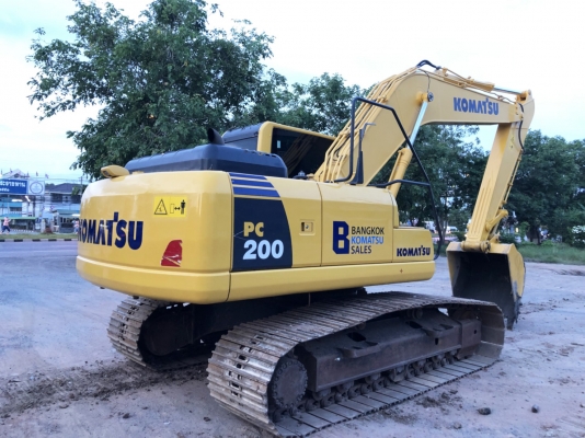 ขายรถแบคโฮ KOMATSU PC200-8MO กล้องหลัง ใช้งาน 9 พันชั่วโมง สภาพนางฟ้า