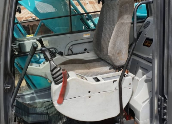 ขายด่วนรถแบคโฮKOBELCO-SK200MARK5มาร์ไฟร์ซูบเปอร์ระบบลายหัวกะแทกรถนอกเพิ่งนำเข้ามายังไม่เคยใช้งานในเมืองไทยเลย