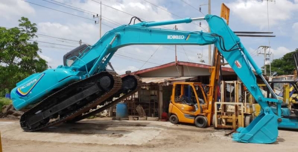 ขายด่วนรถแบคโฮKOBELCO-SK200MARK5มาร์ไฟร์ซูบเปอร์ระบบลายหัวกะแทกรถนอกเพิ่งนำเข้ามายังไม่เคยใช้งานในเมืองไทยเลย