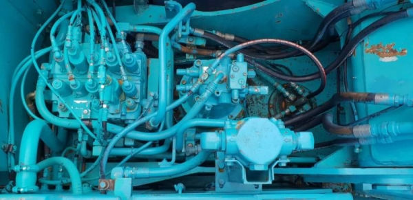 ขายด่วนรถแบคโฮKOBELCO-SK200MARK5มาร์ไฟร์ซูบเปอร์ระบบลายหัวกะแทกรถนอกเพิ่งนำเข้ามายังไม่เคยใช้งานในเมืองไทยเลย